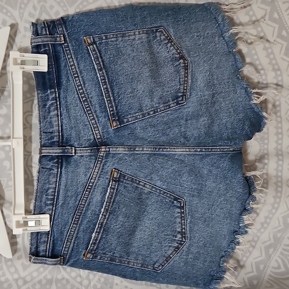 A&F Shorts - Picture 2 of 3